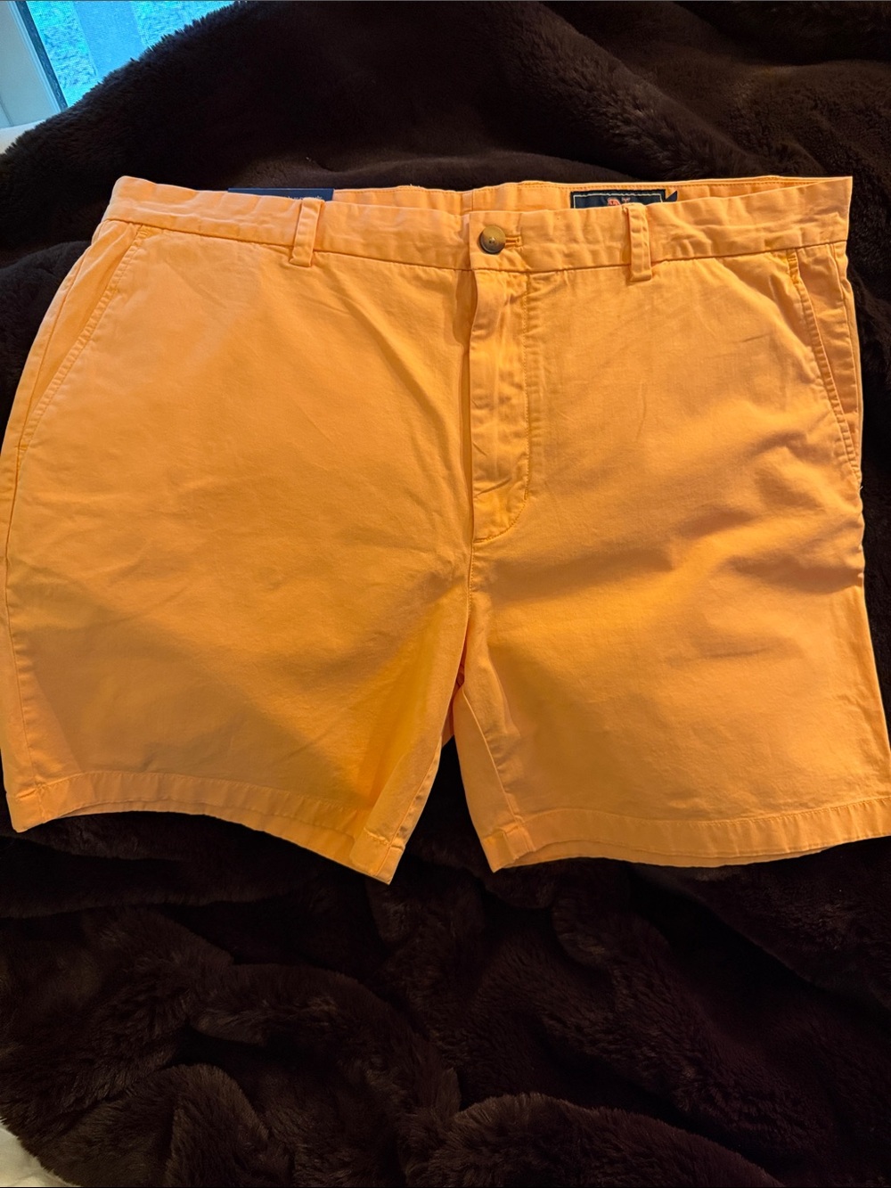 Vineyard Vines Men's Flat Front Classic Fit 7” Breaker Short in Orange